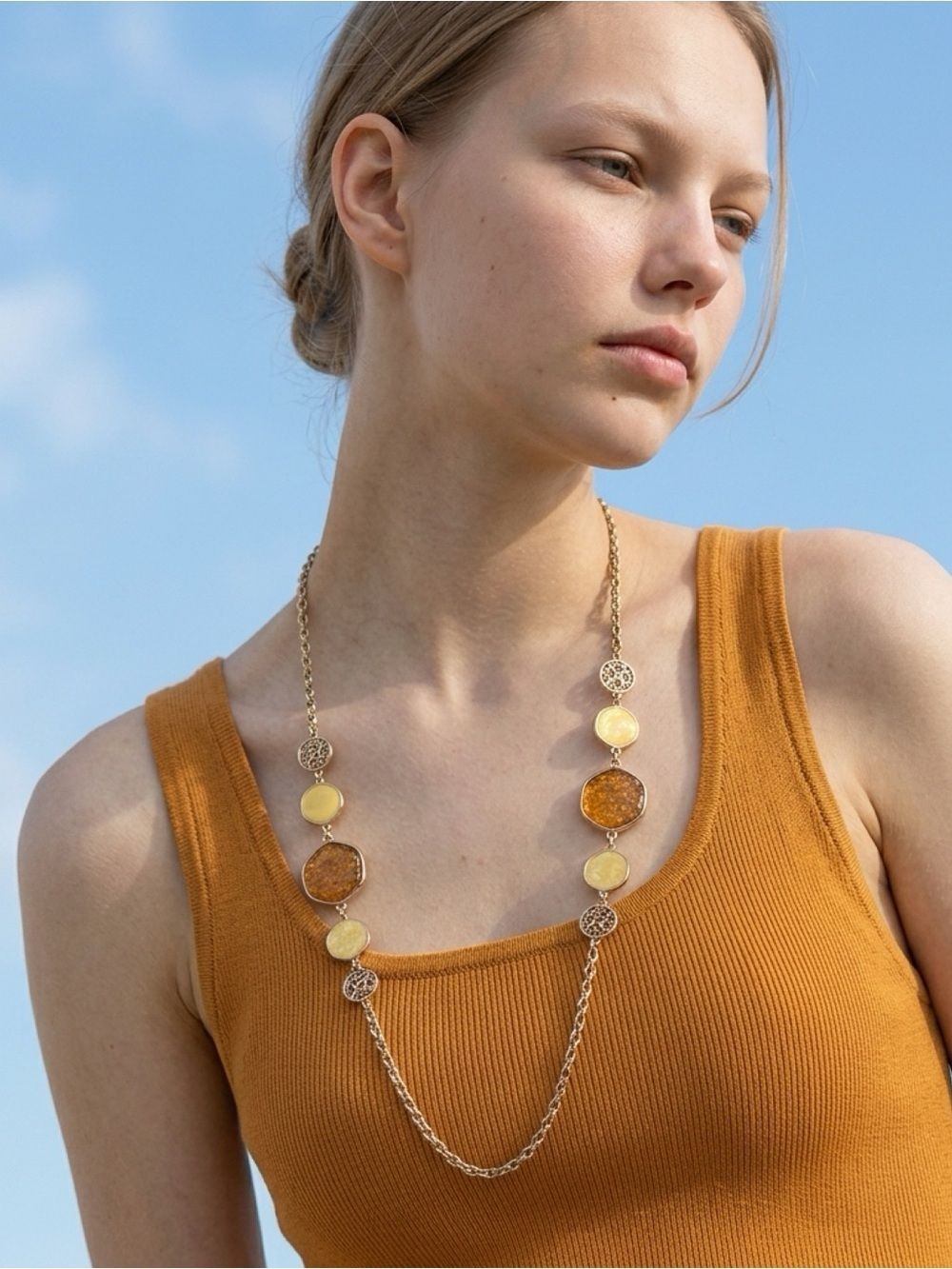 VTG 1974 Sara Coventry necklace “A Taste Of Honey “ gold tone chain resin